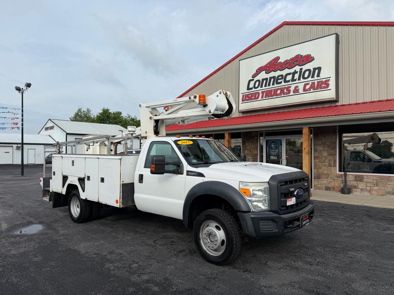 Ford Super Duty F-450 DRW 4WD Reg Cab 141" WB 60" CA XL 2015