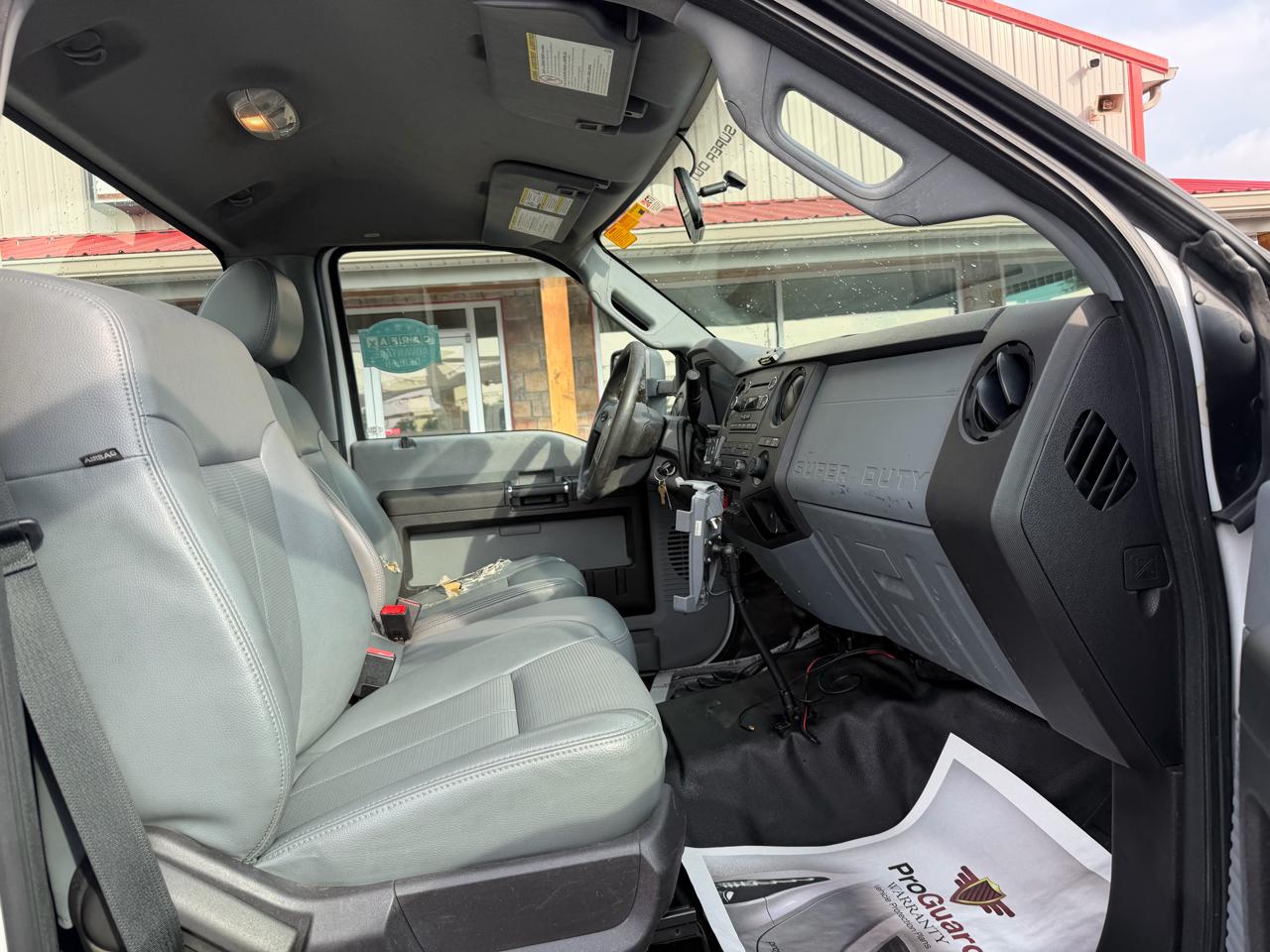 Ford Super Duty F-450 DRW 4WD Reg Cab 141" WB 60" CA XL 2015