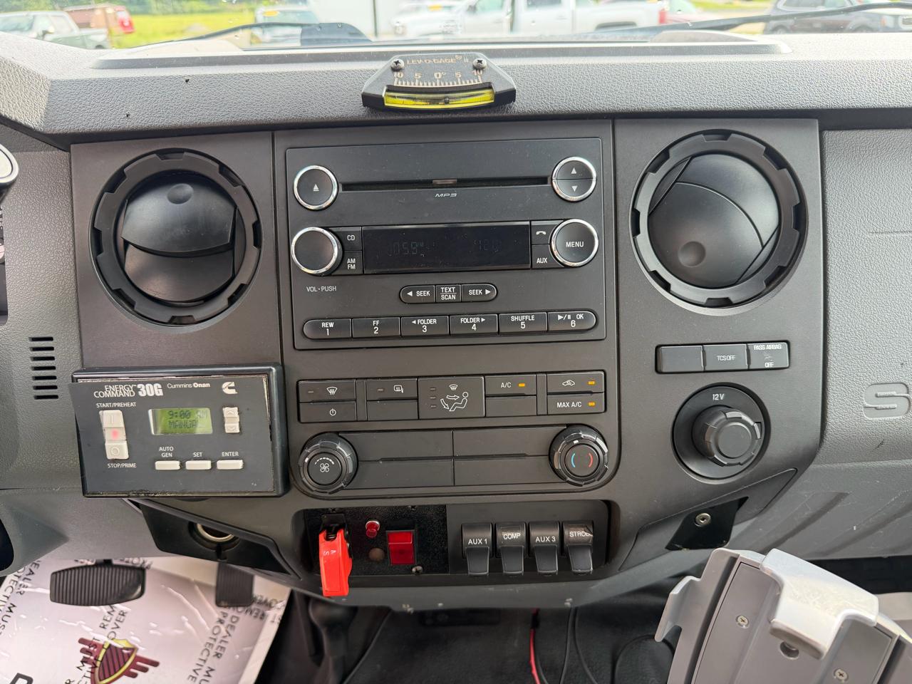 Ford Super Duty F-450 DRW 4WD Reg Cab 141" WB 60" CA XL 2015