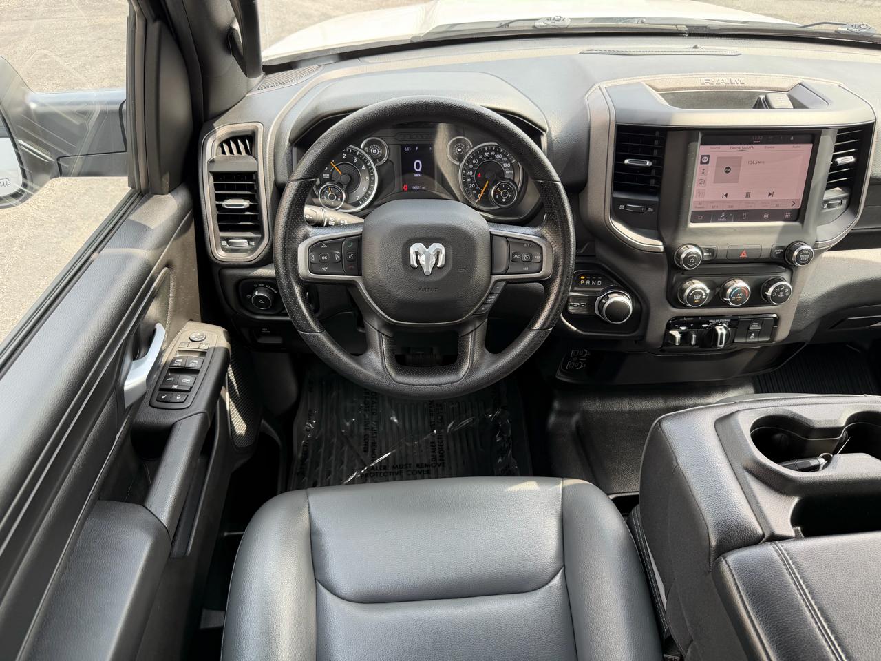 RAM 1500 2WD Crew Cab 140.5" Tradesman 2022