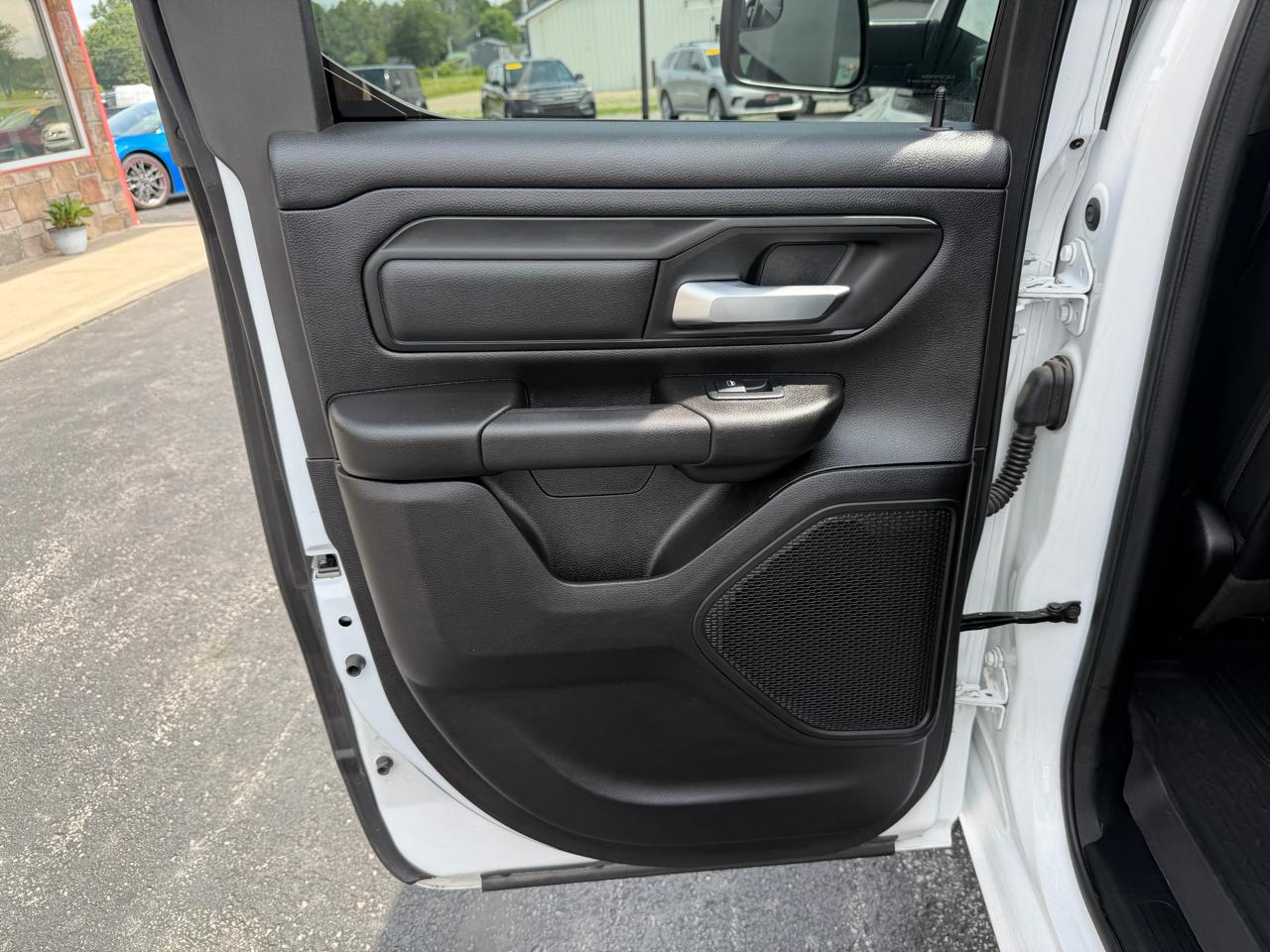 RAM 1500 2WD Crew Cab 140.5" Tradesman 2022