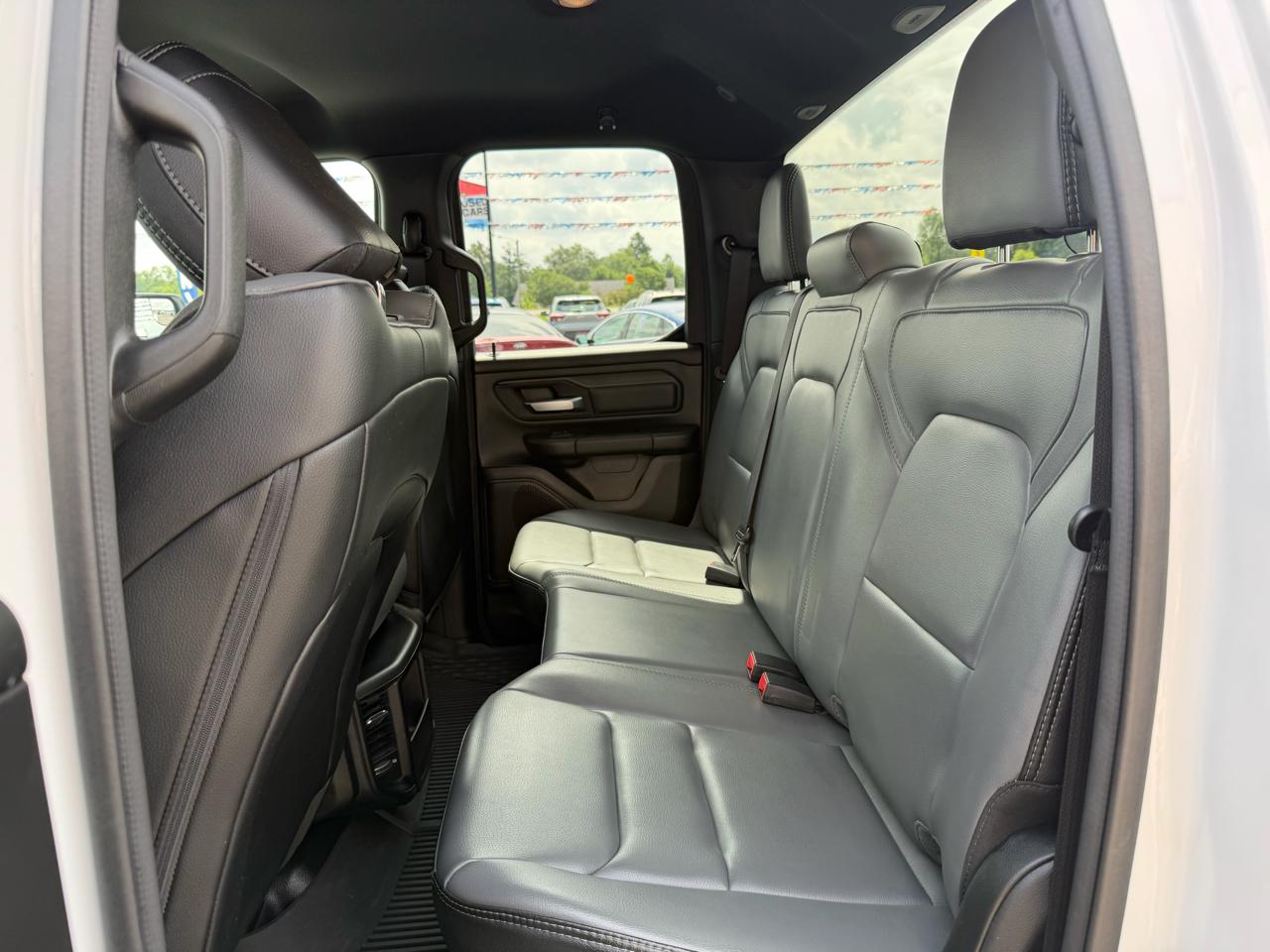RAM 1500 2WD Crew Cab 140.5" Tradesman 2022