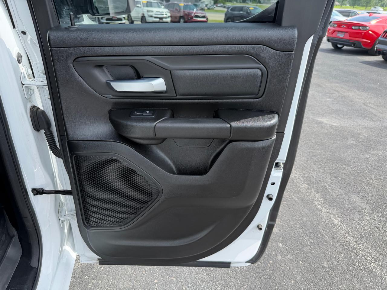 RAM 1500 2WD Crew Cab 140.5" Tradesman 2022
