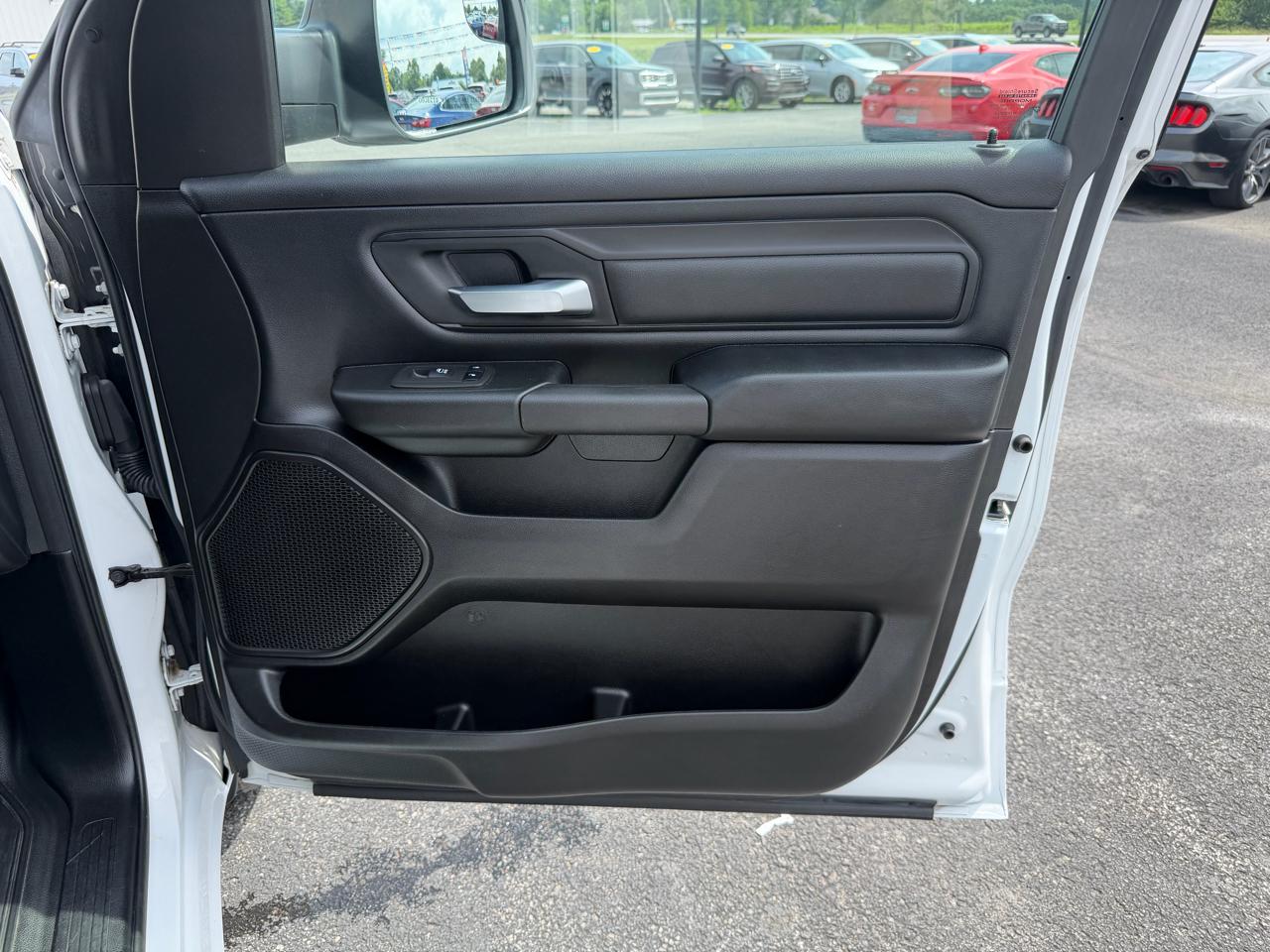RAM 1500 2WD Crew Cab 140.5" Tradesman 2022