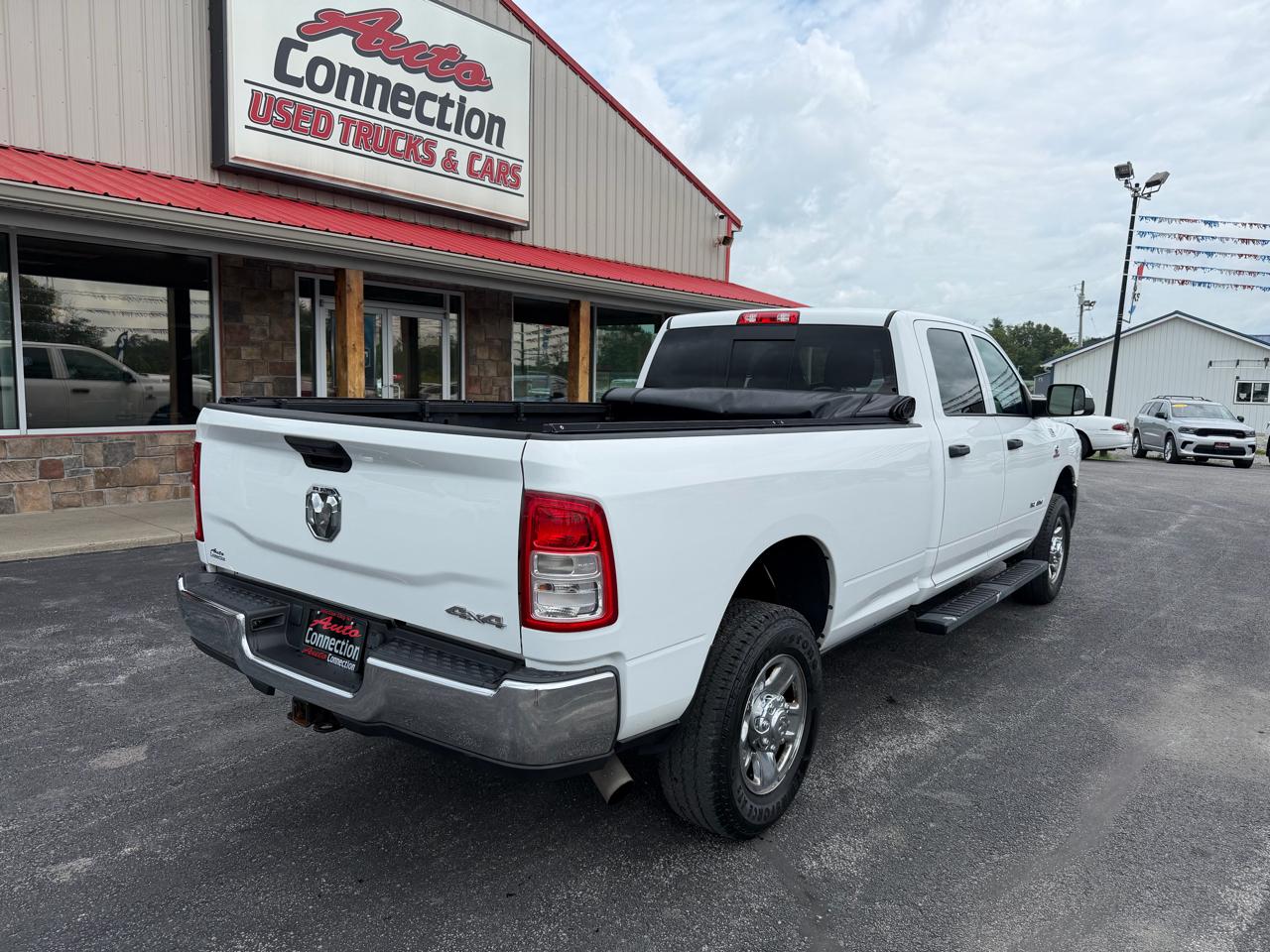 RAM 3500 Tradesman 4x4 Crew Cab 8' Box 2022