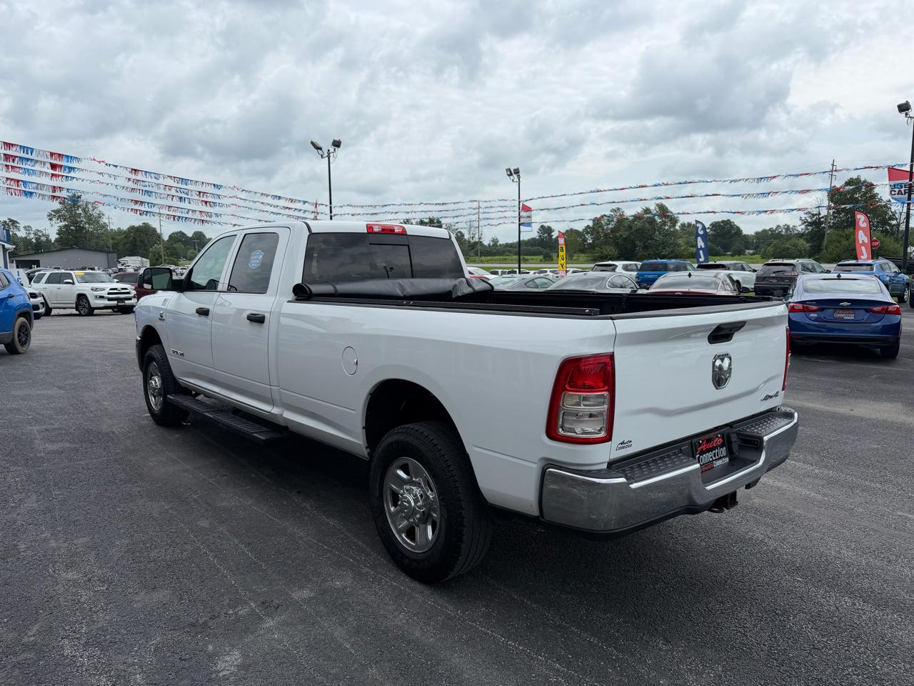 RAM 3500 Tradesman 4x4 Crew Cab 8' Box 2022