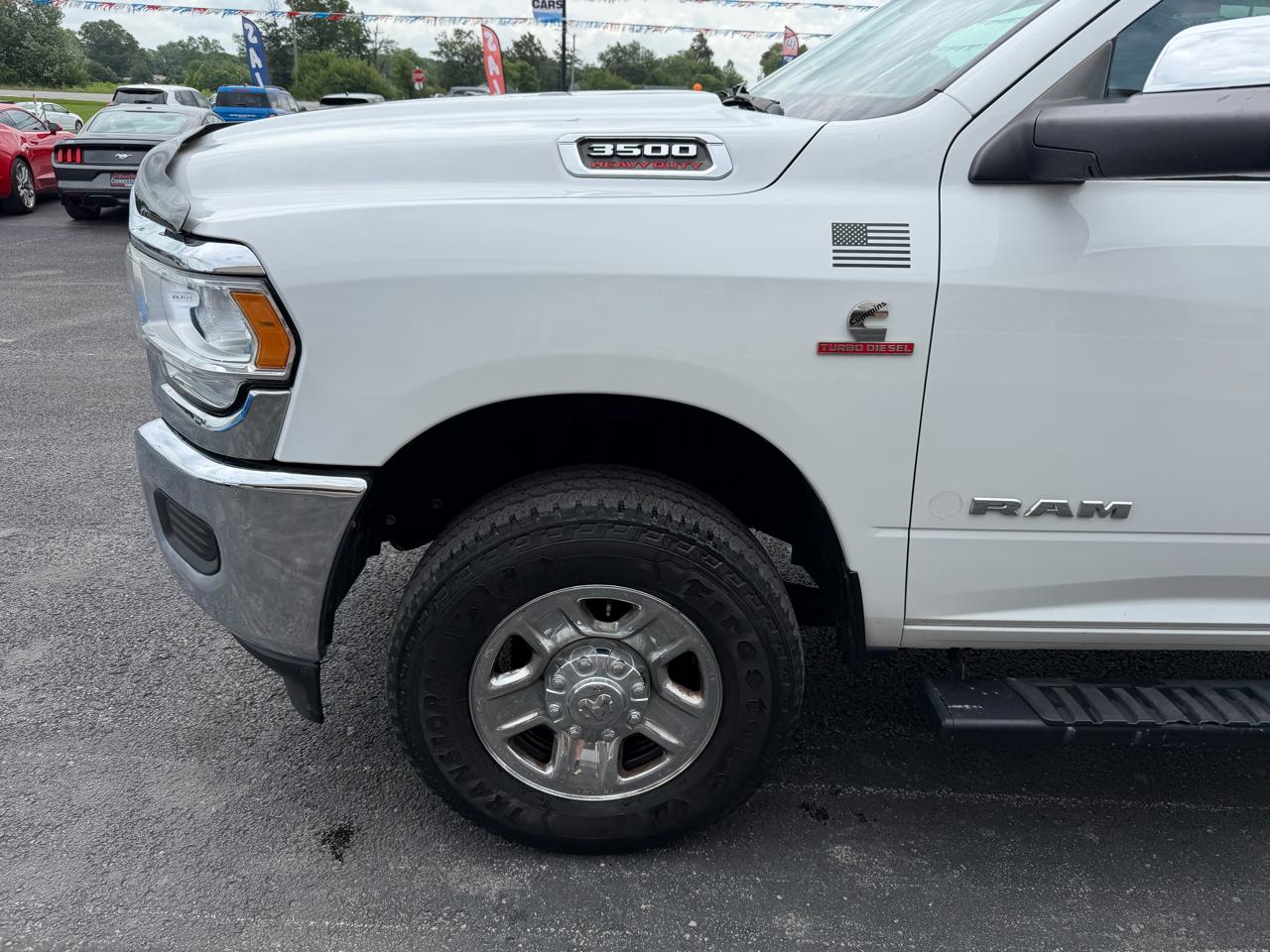 RAM 3500 Tradesman 4x4 Crew Cab 8' Box 2022