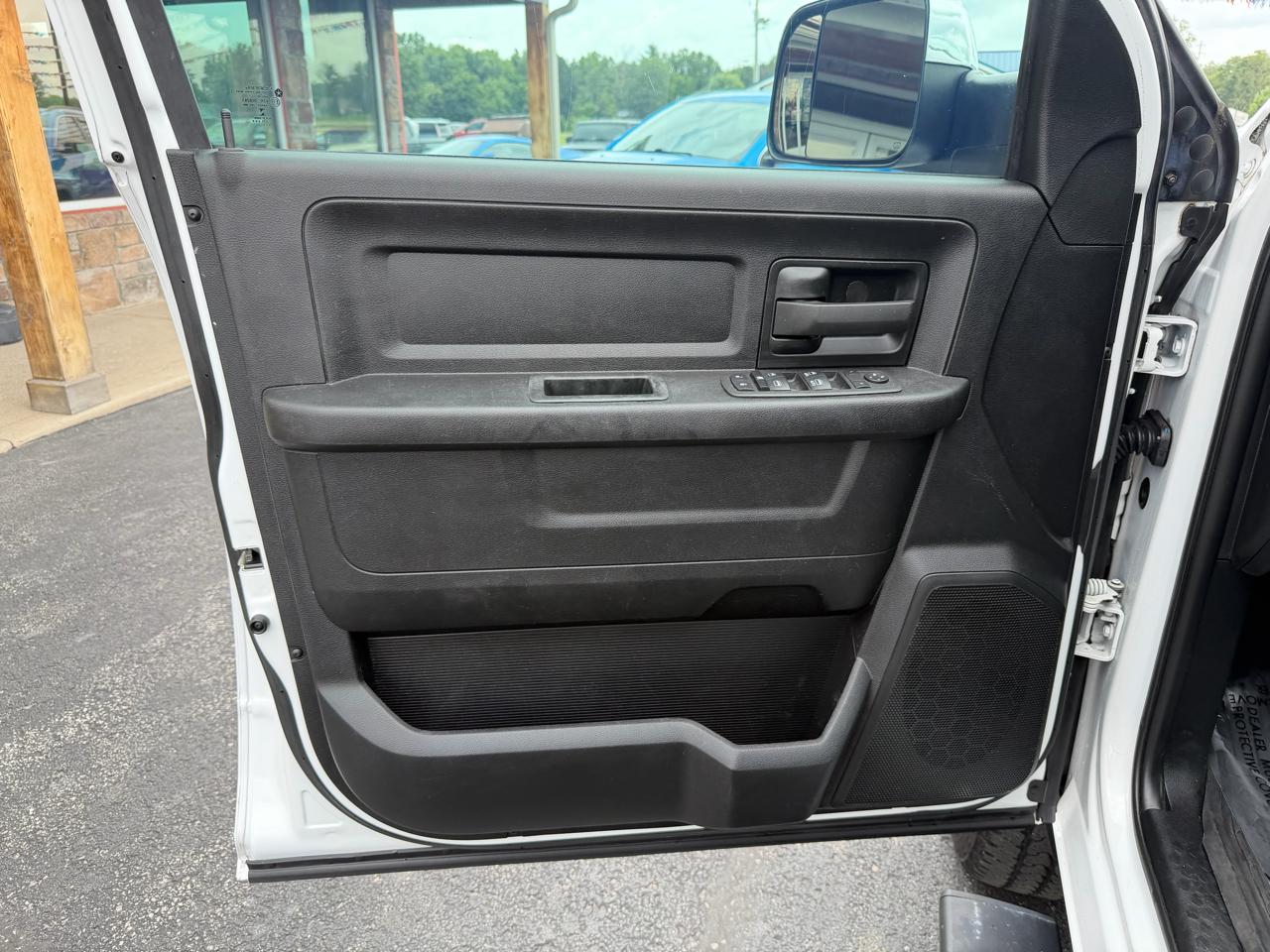 RAM 3500 Tradesman 4x4 Crew Cab 8' Box 2022