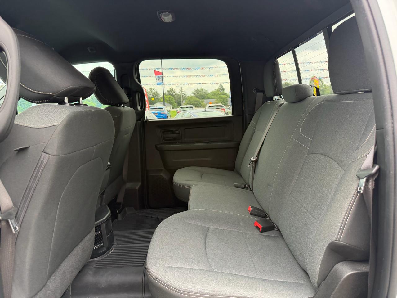 RAM 3500 Tradesman 4x4 Crew Cab 8' Box 2022