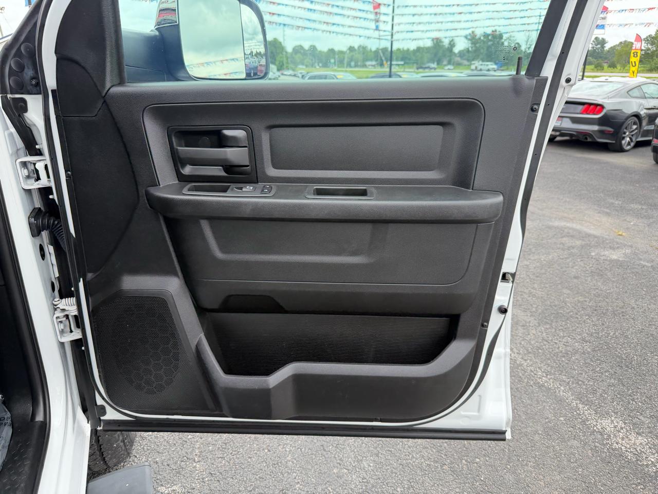 RAM 3500 Tradesman 4x4 Crew Cab 8' Box 2022