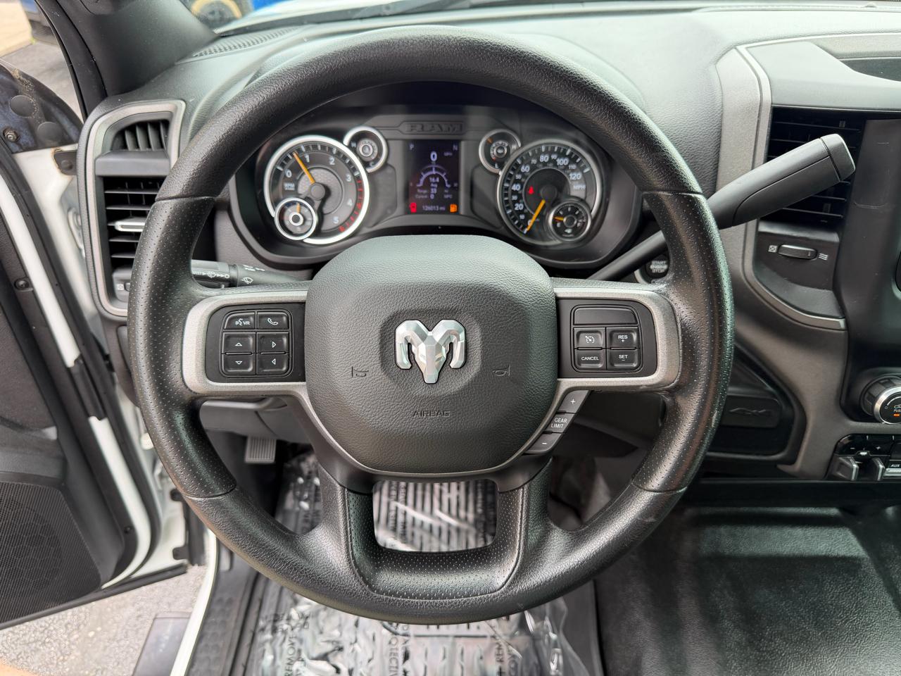 RAM 3500 Tradesman 4x4 Crew Cab 8' Box 2022