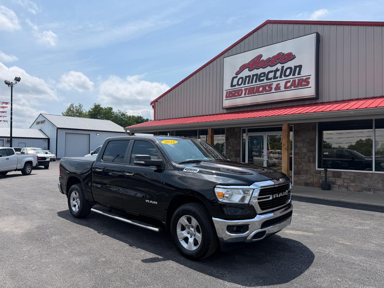 RAM 1500 Big Horn 4x4 Crew Cab 5'7" Box 2020