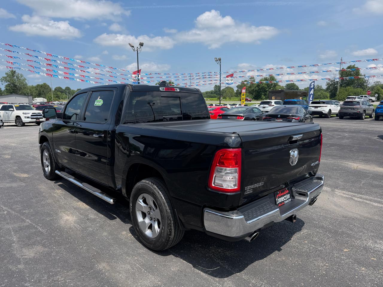 RAM 1500 Big Horn 4x4 Crew Cab 5'7" Box 2020
