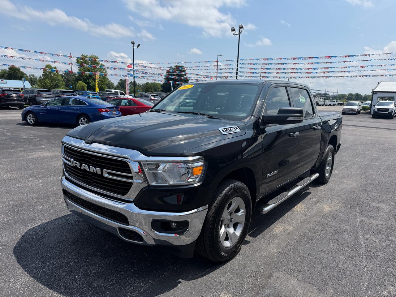 RAM 1500 Big Horn 4x4 Crew Cab 5'7" Box 2020