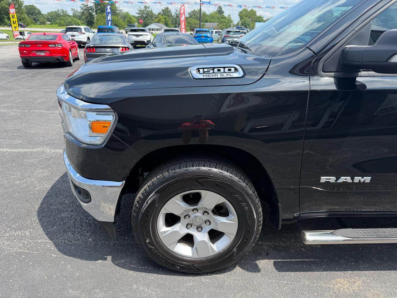 RAM 1500 Big Horn 4x4 Crew Cab 5'7" Box 2020