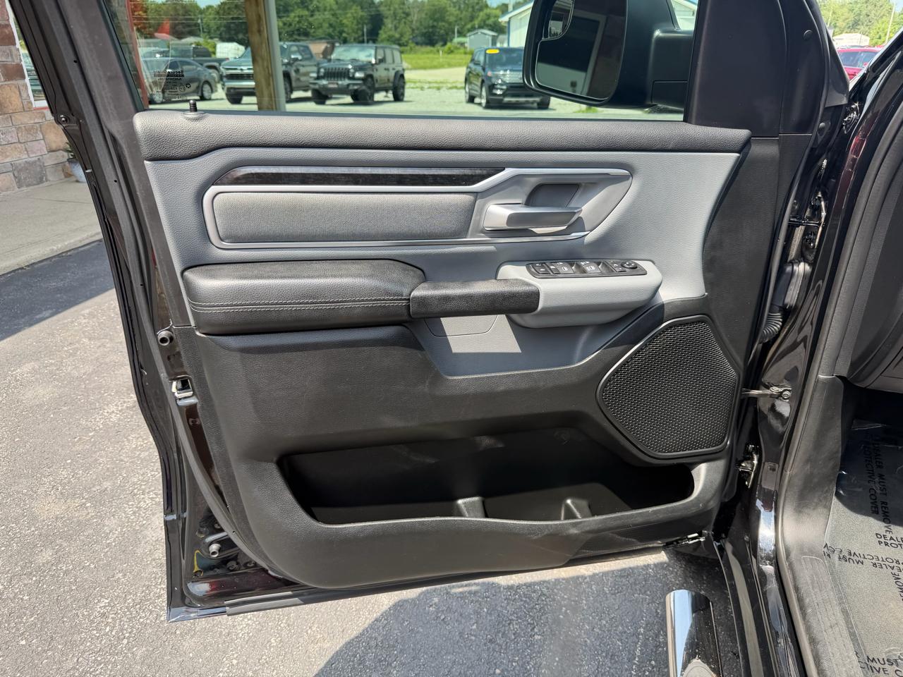 RAM 1500 Big Horn 4x4 Crew Cab 5'7" Box 2020