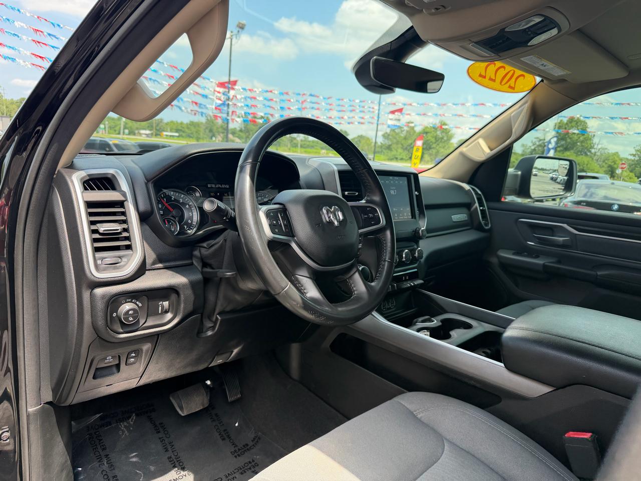 RAM 1500 Big Horn 4x4 Crew Cab 5'7" Box 2020