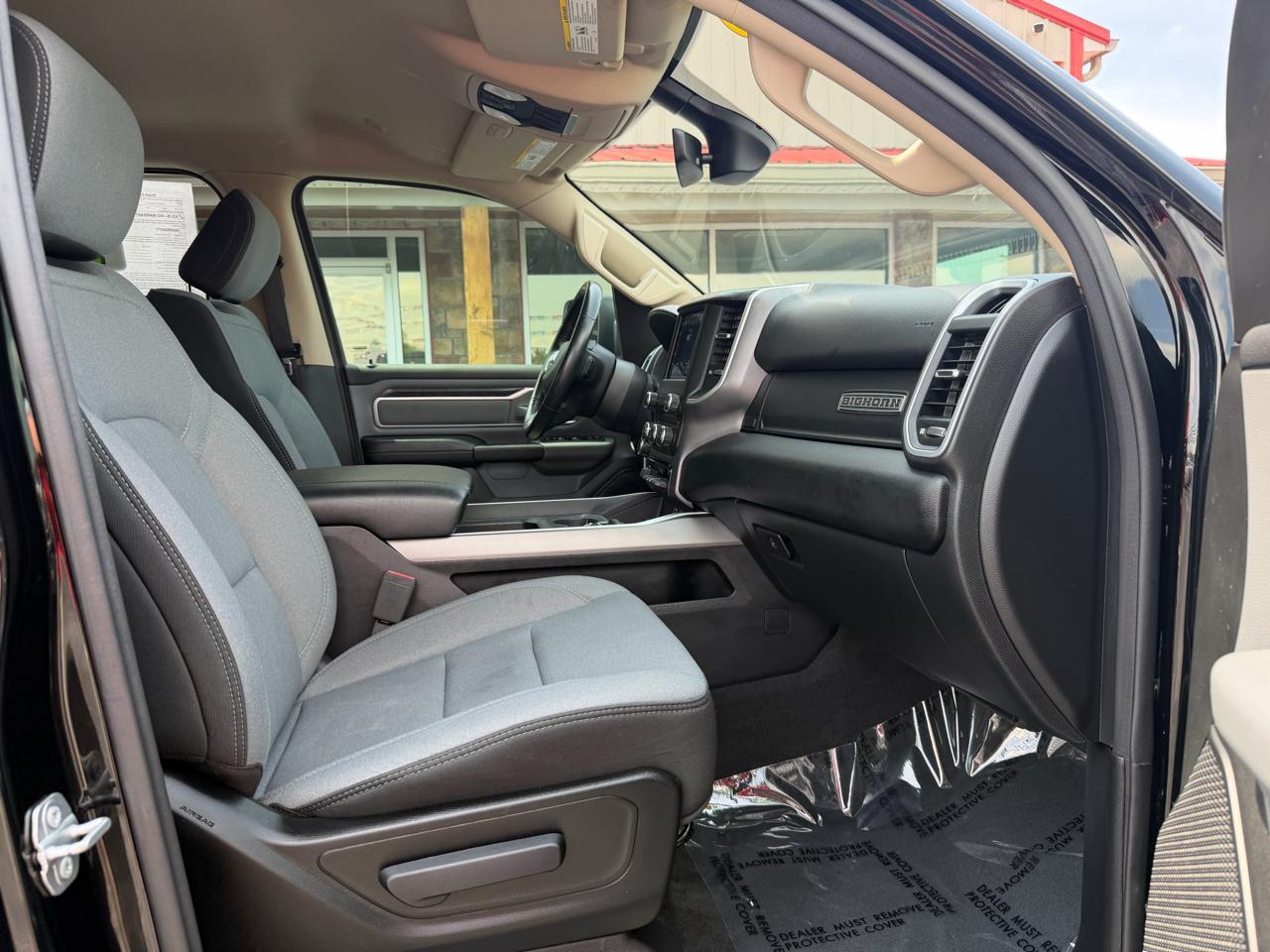 RAM 1500 Big Horn 4x4 Crew Cab 5'7" Box 2020