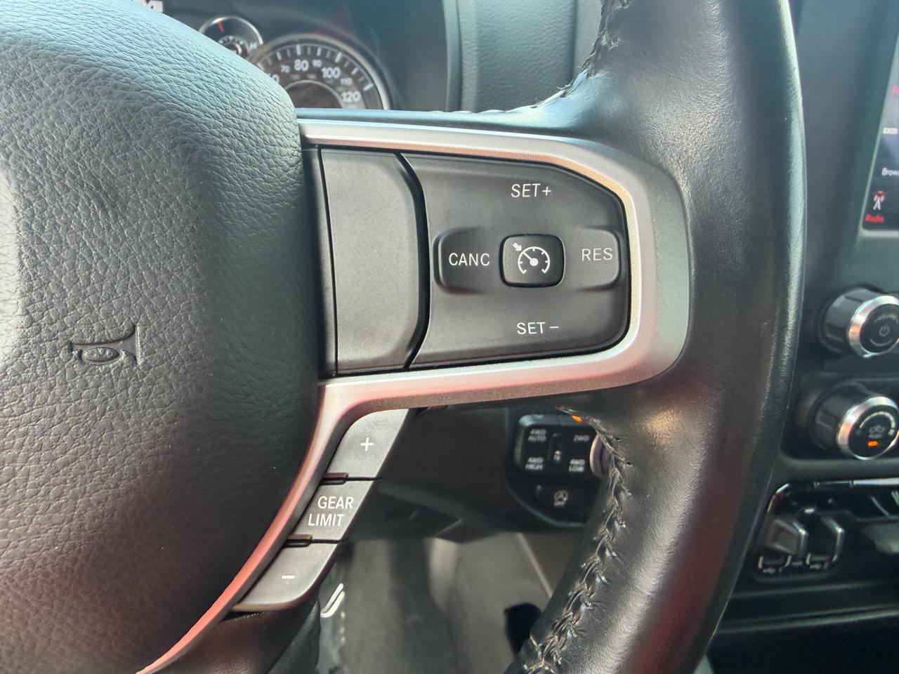 RAM 1500 Big Horn 4x4 Crew Cab 5'7" Box 2020