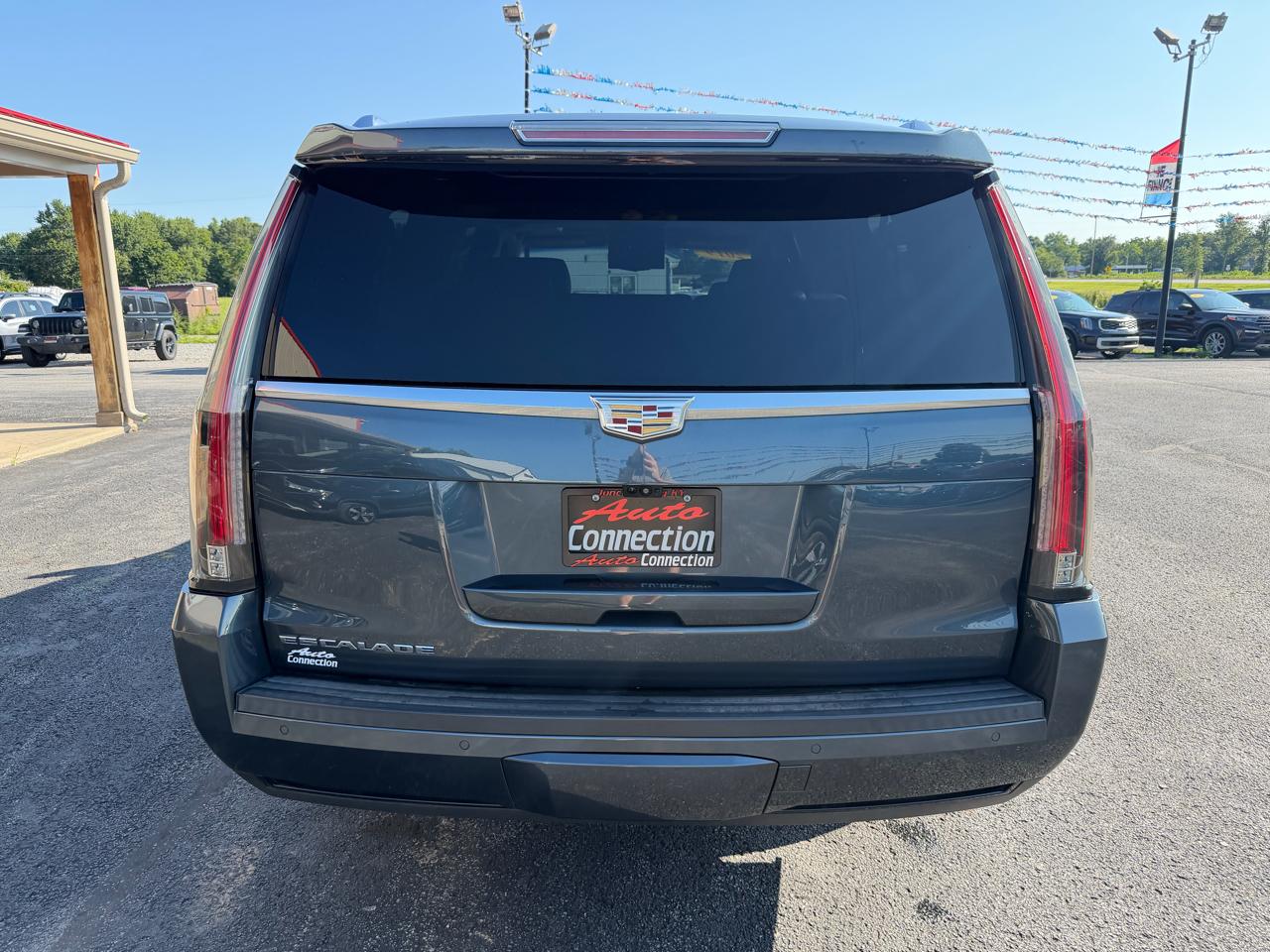 Cadillac Escalade ESV 2WD 4dr Luxury 2019
