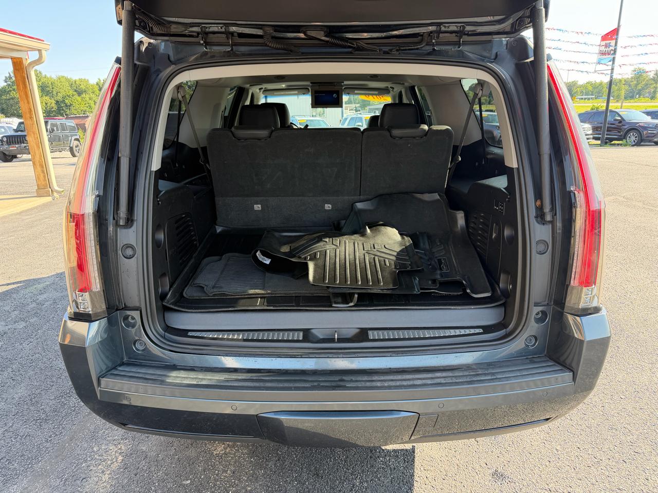 Cadillac Escalade ESV 2WD 4dr Luxury 2019