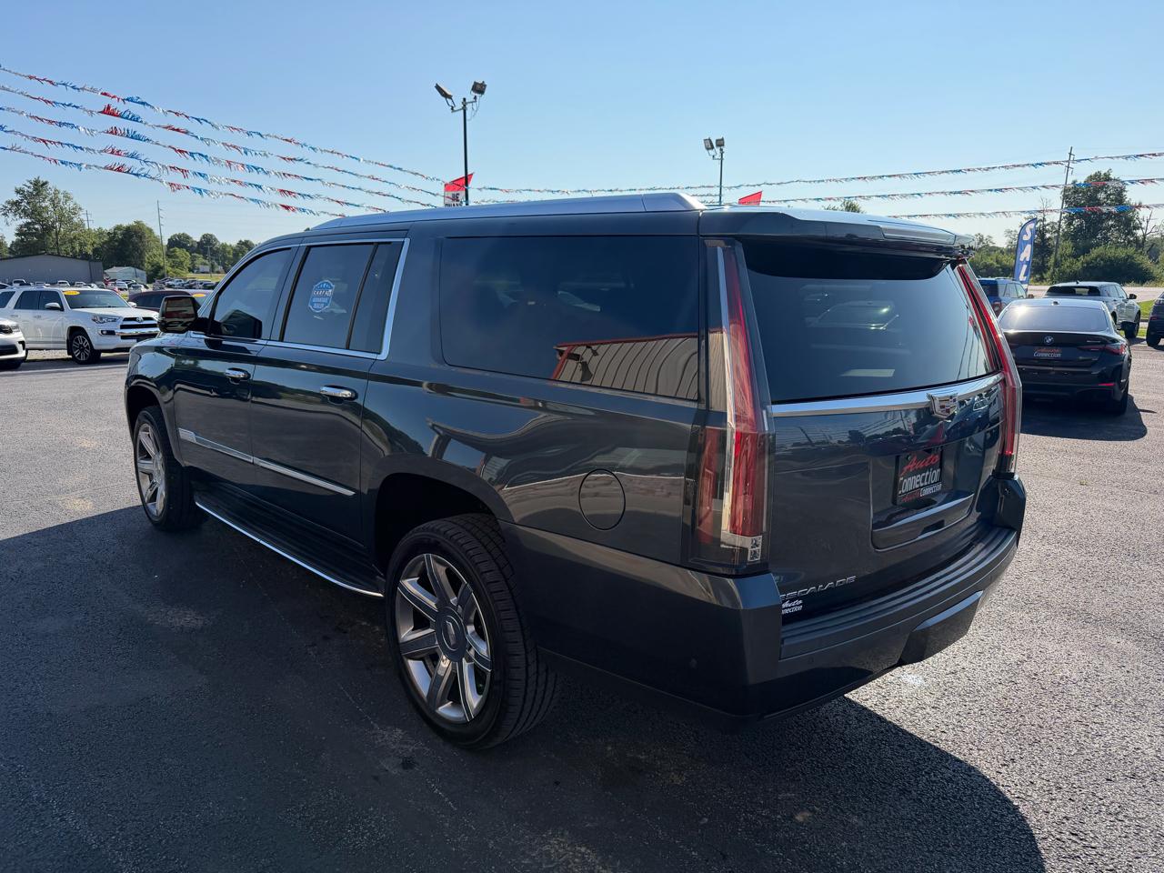 Cadillac Escalade ESV 2WD 4dr Luxury 2019