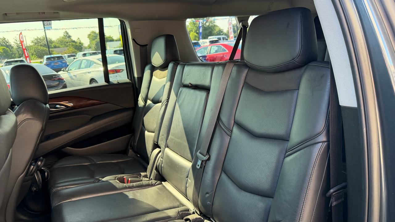 Cadillac Escalade ESV 2WD 4dr Luxury 2019
