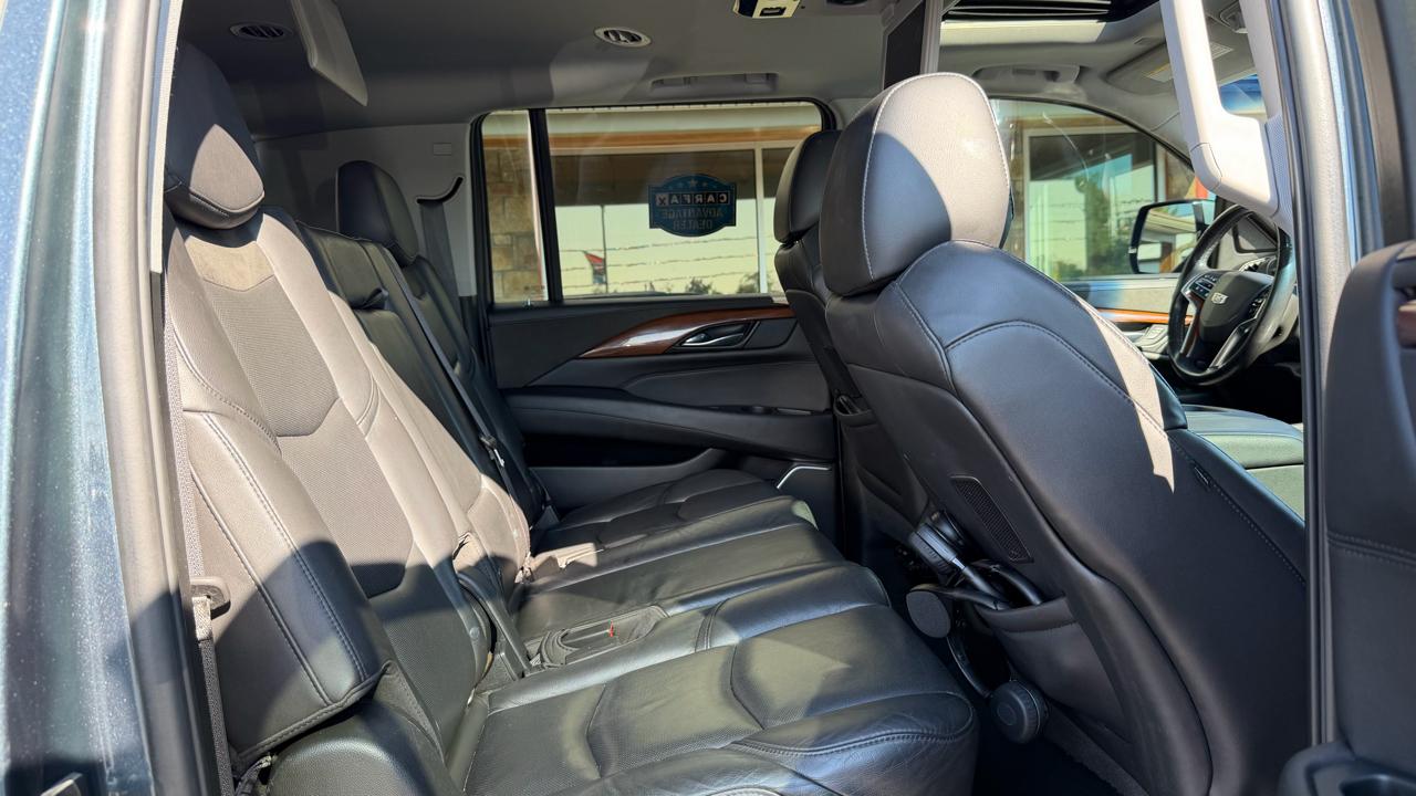 Cadillac Escalade ESV 2WD 4dr Luxury 2019