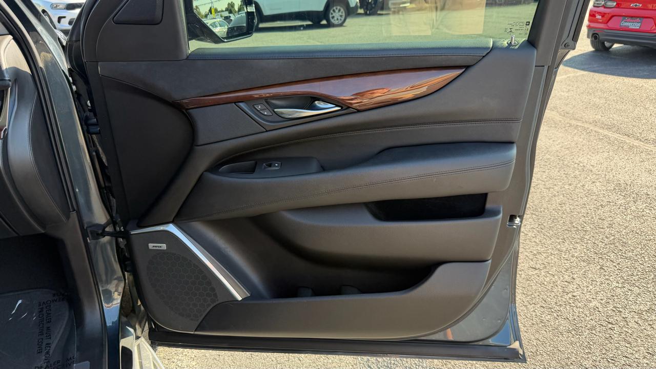 Cadillac Escalade ESV 2WD 4dr Luxury 2019