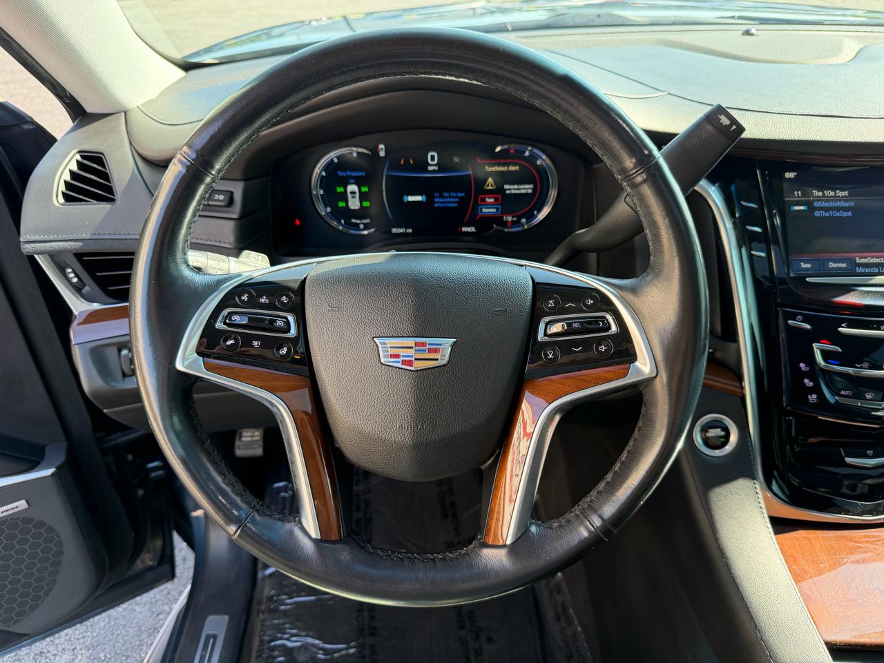 Cadillac Escalade ESV 2WD 4dr Luxury 2019