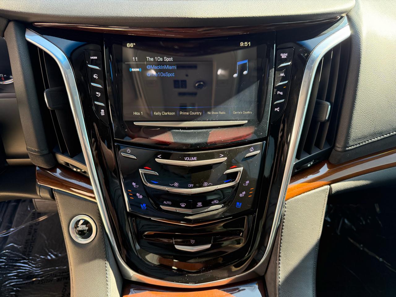 Cadillac Escalade ESV 2WD 4dr Luxury 2019