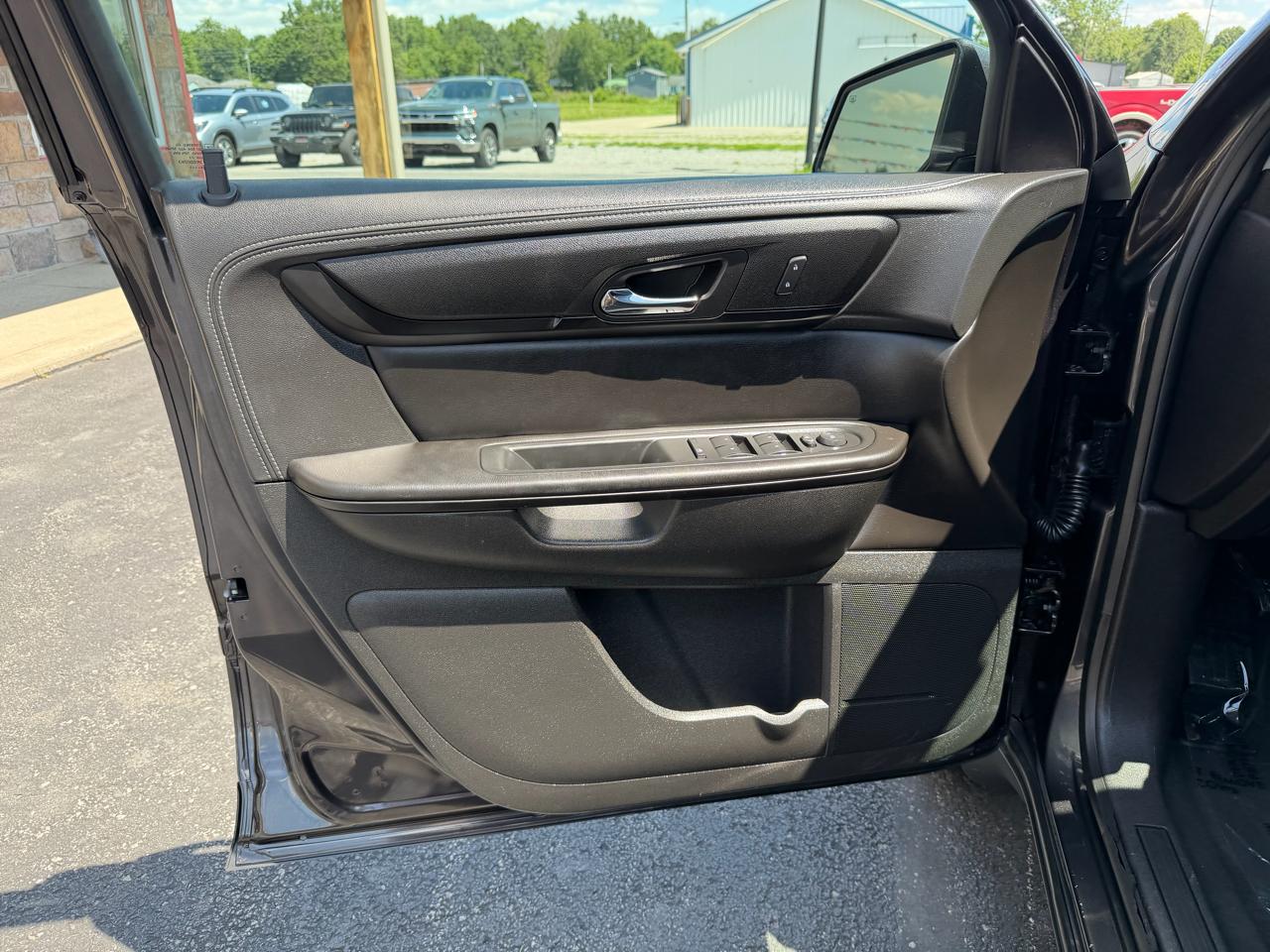 Chevrolet Traverse FWD 4dr LT w/2LT 2015