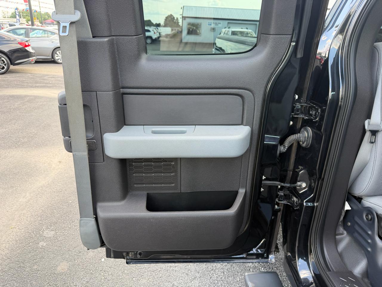 Ford F-150 4WD SuperCrew 157" XL 2011