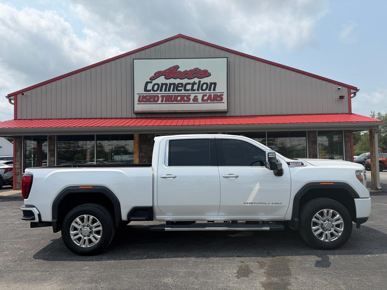GMC Sierra 2500HD 4WD Crew Cab 159" Denali 2023