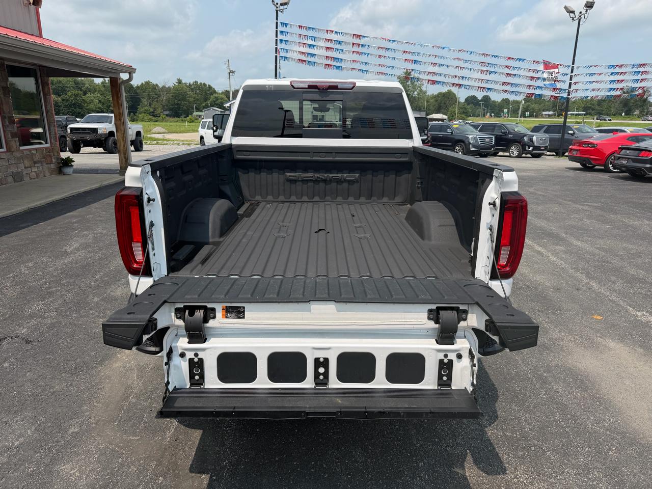 GMC Sierra 2500HD 4WD Crew Cab 159" Denali 2023