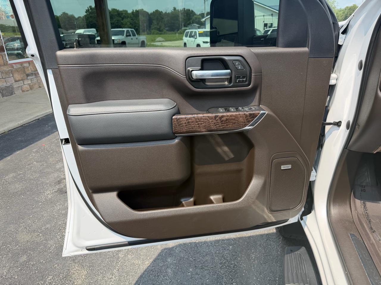 GMC Sierra 2500HD 4WD Crew Cab 159" Denali 2023