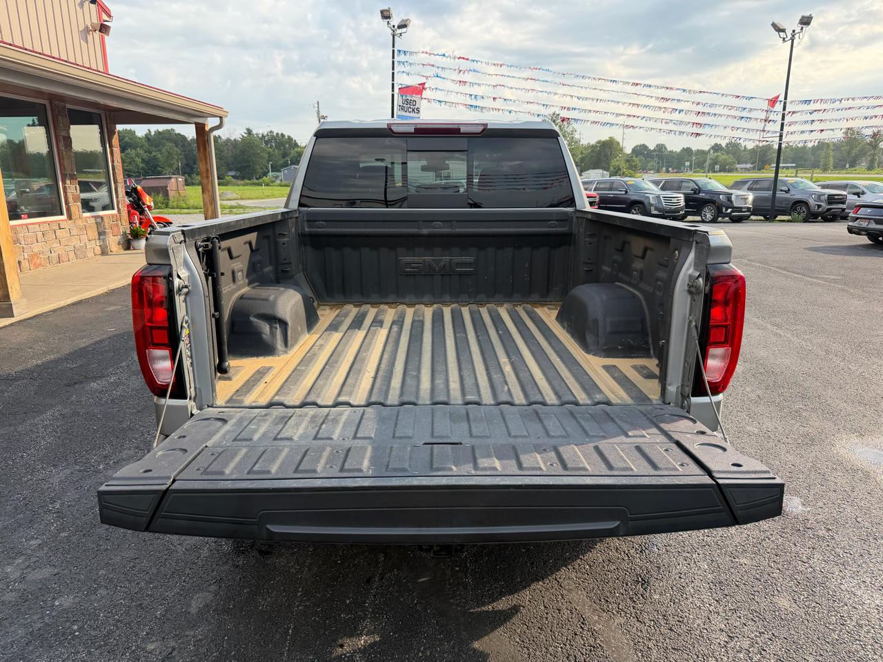 GMC Sierra 1500 4WD Crew Cab 147" Elevation w/3SB 2023