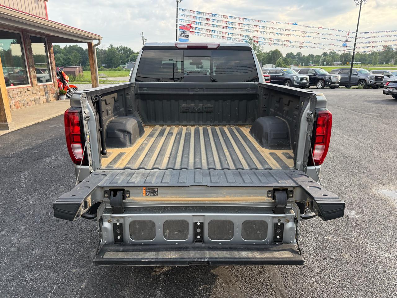 GMC Sierra 1500 4WD Crew Cab 147" Elevation w/3SB 2023