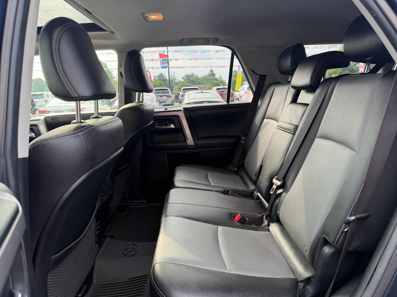Toyota 4Runner TRD Off Road Premium 4WD (Natl) 2017