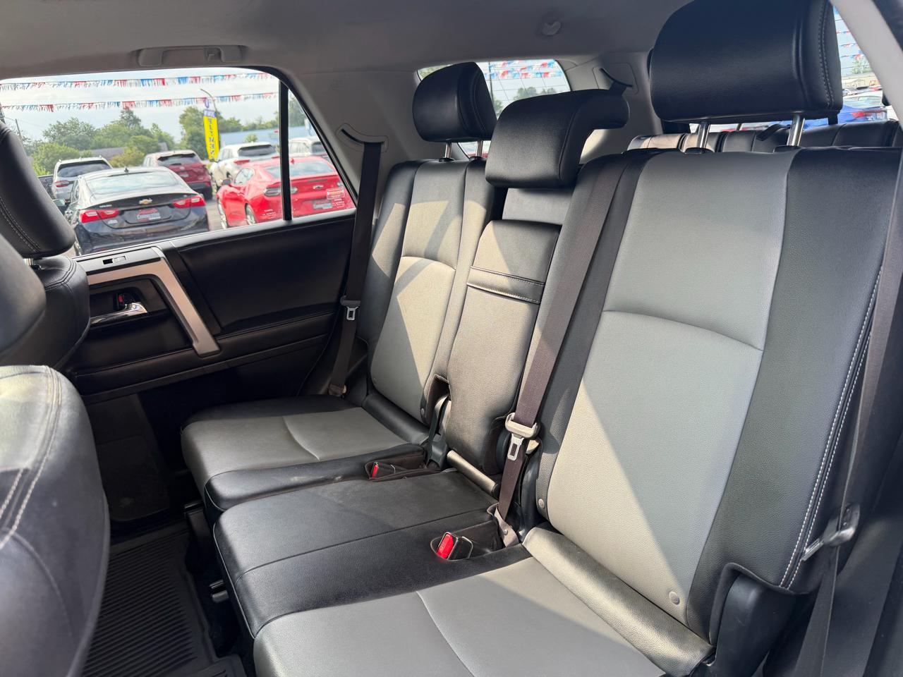 Toyota 4Runner TRD Off Road Premium 4WD (Natl) 2017