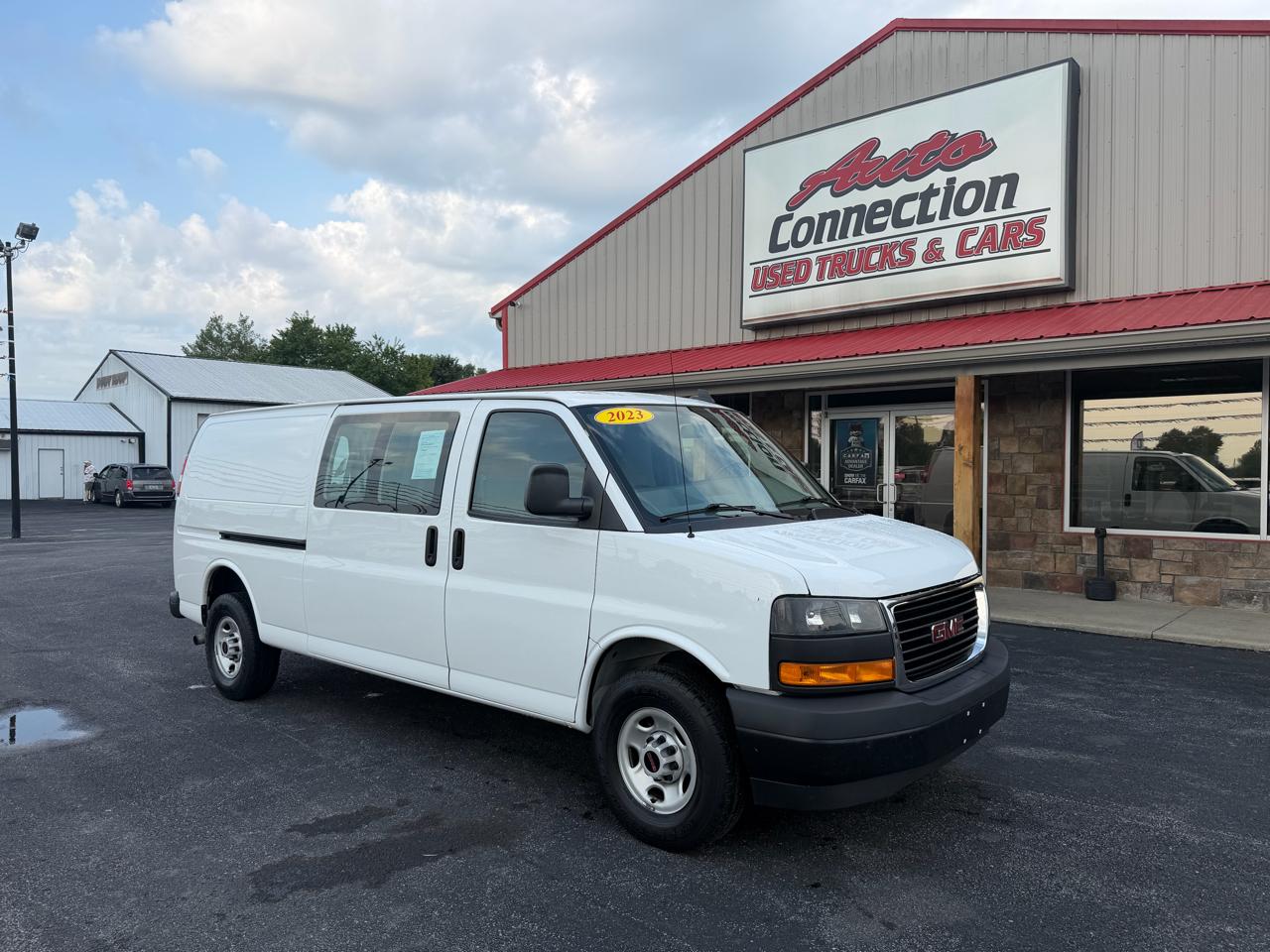 2023 GMC Savana Cargo Van RWD 2500 155"