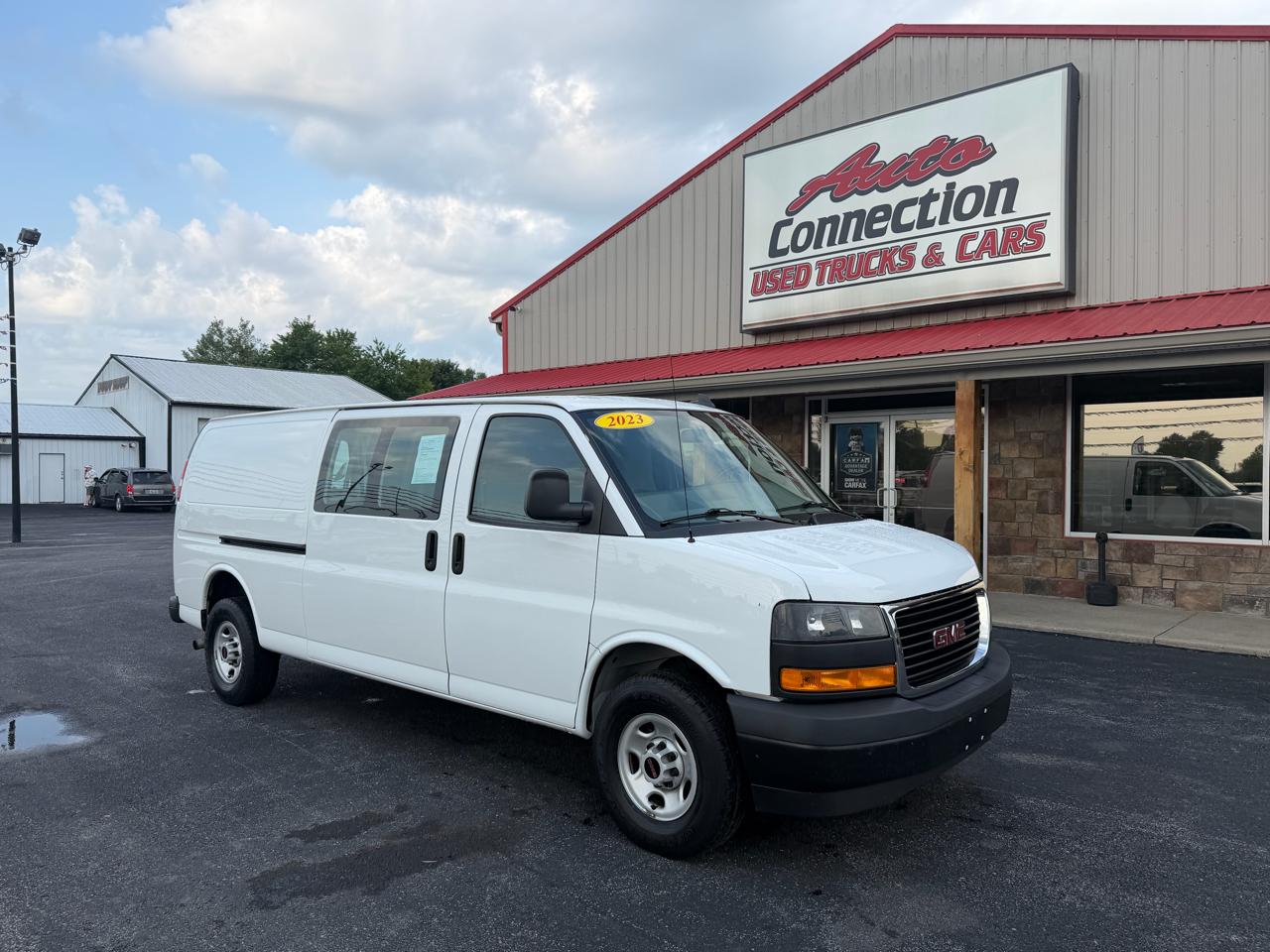 GMC Savana Cargo Van RWD 2500 155" 2023