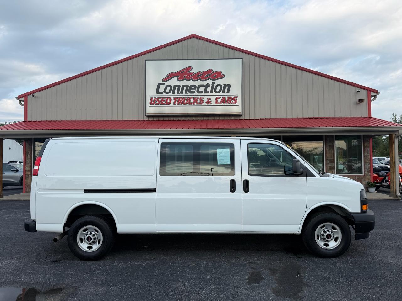 GMC Savana Cargo Van RWD 2500 155" 2023