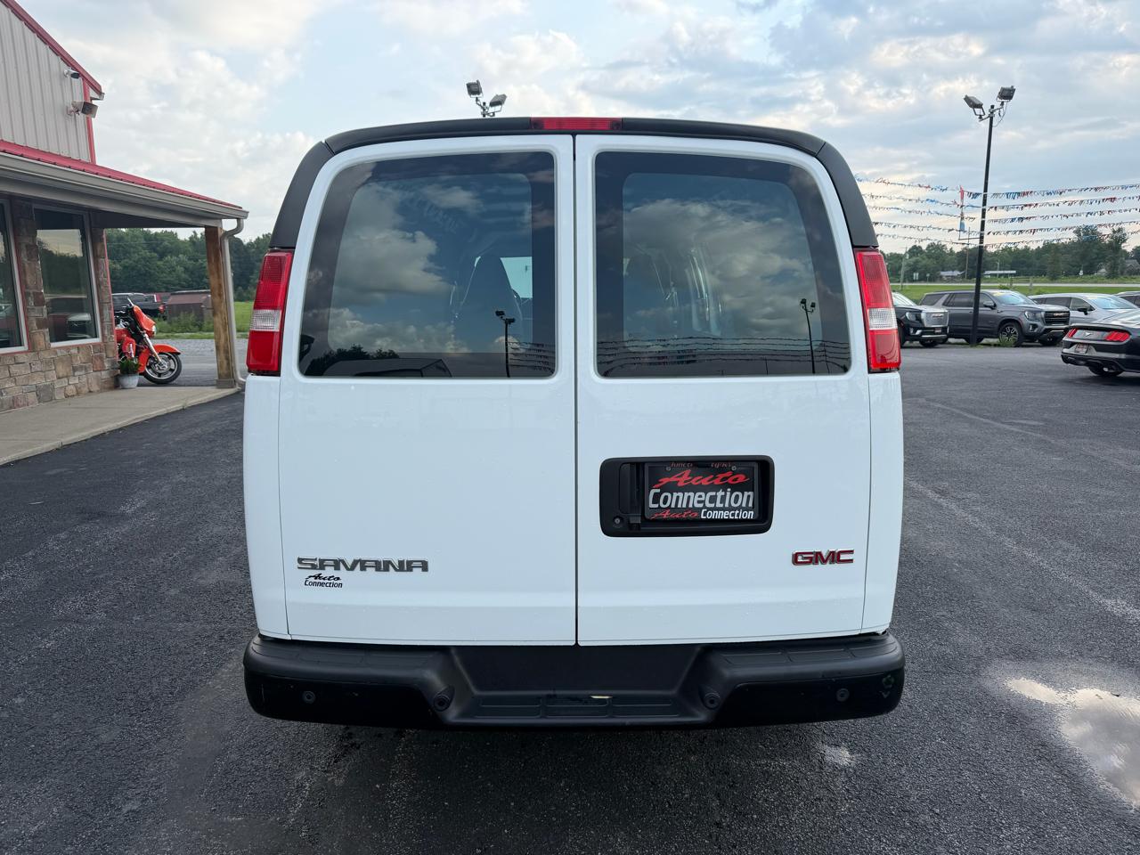 GMC Savana Cargo Van RWD 2500 155" 2023