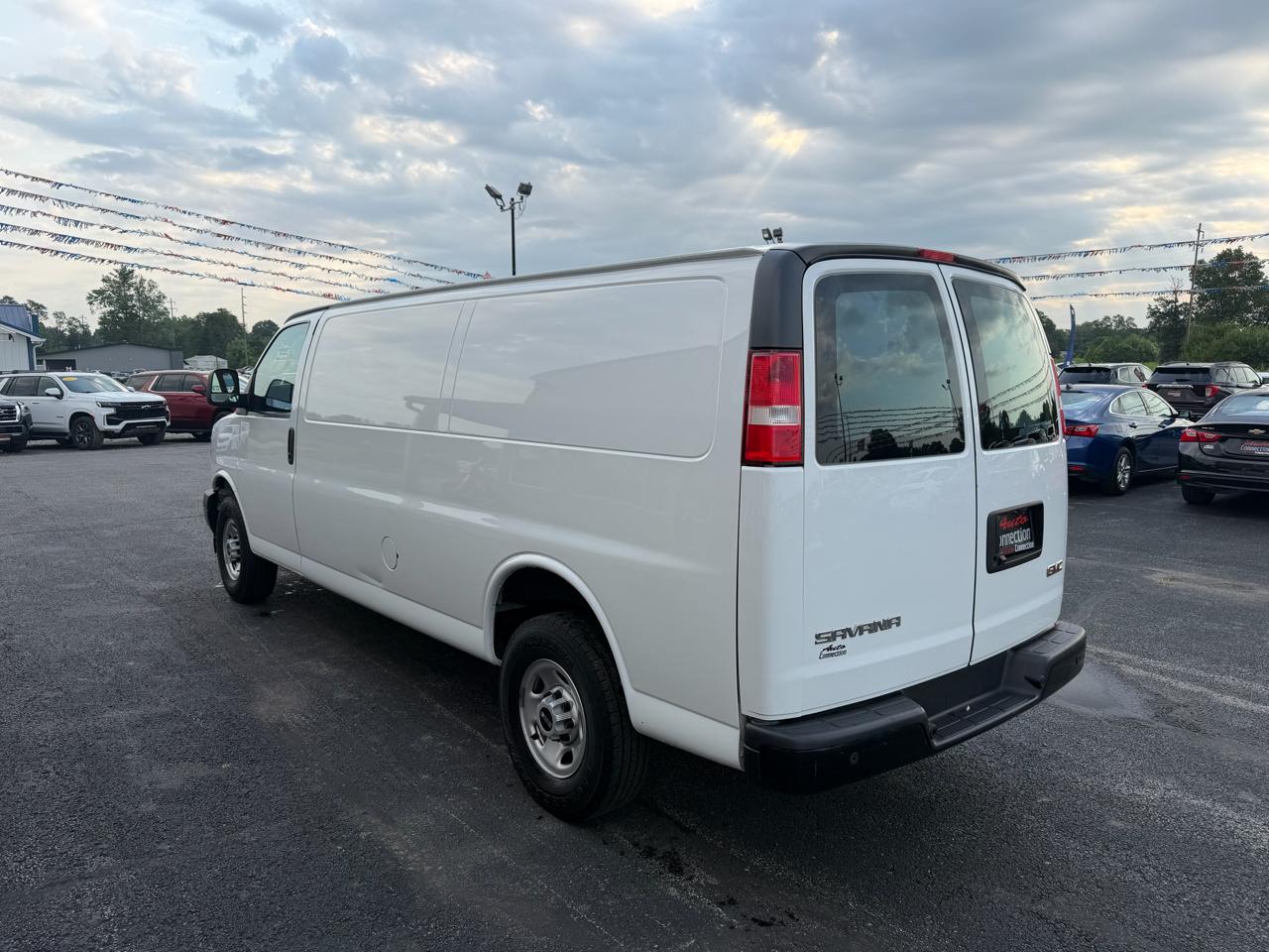 GMC Savana Cargo Van RWD 2500 155" 2023