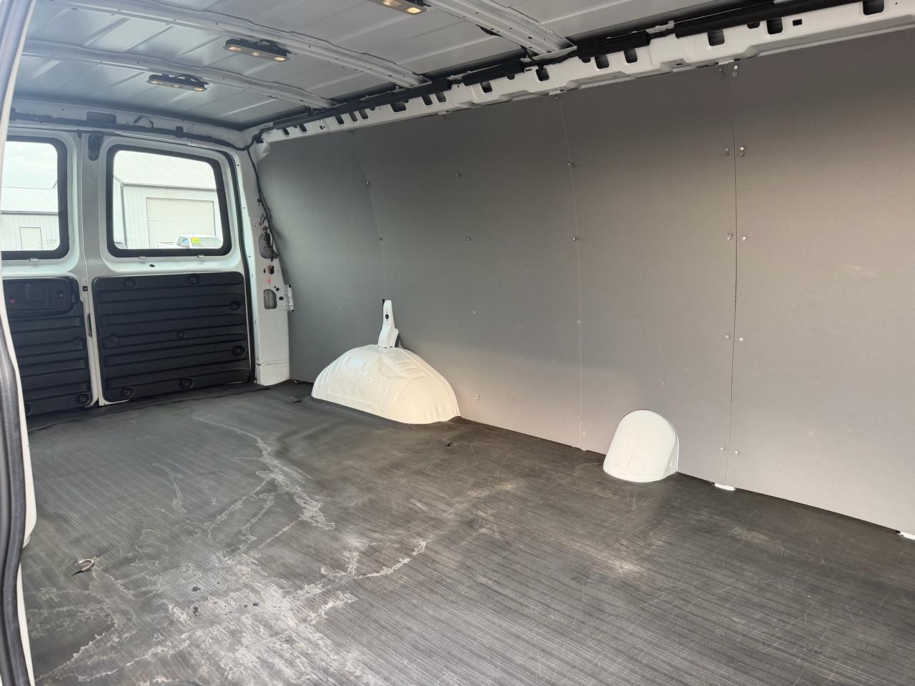 GMC Savana Cargo Van RWD 2500 155" 2023