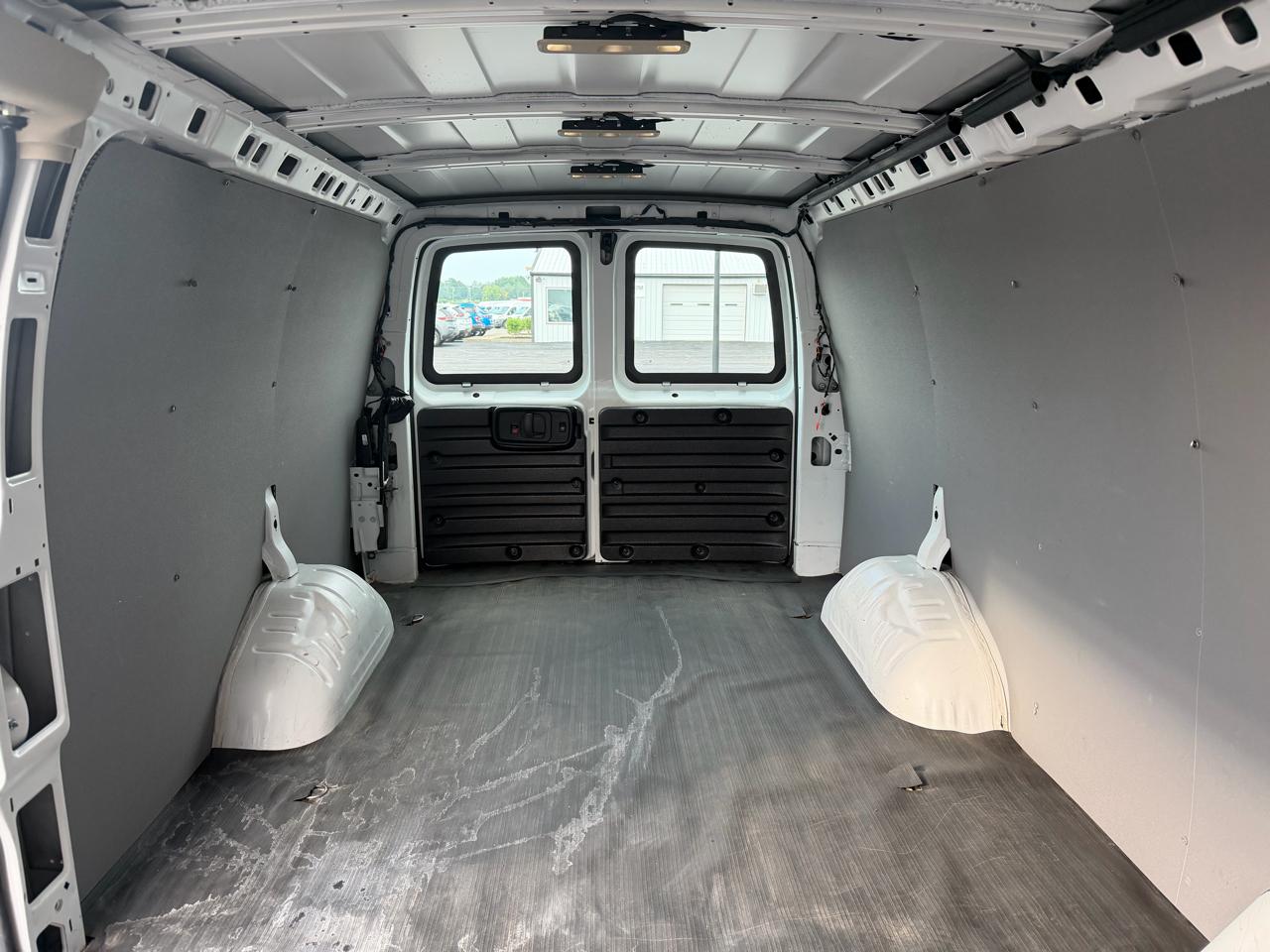 GMC Savana Cargo Van RWD 2500 155" 2023