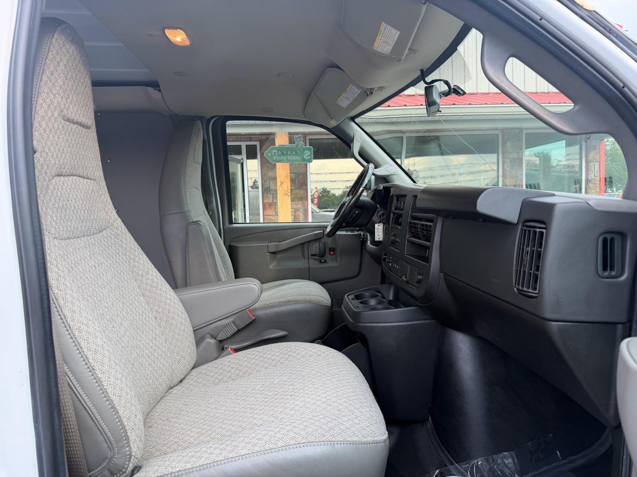 GMC Savana Cargo Van RWD 2500 155" 2023