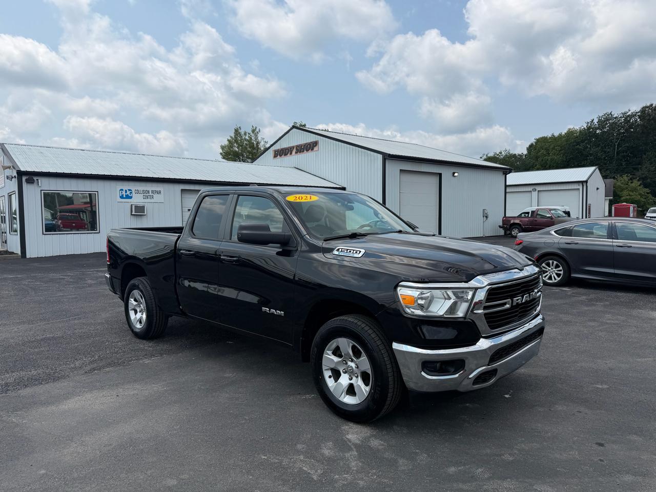 RAM 1500 Big Horn 4x4 Quad Cab 6'4" Box 2021