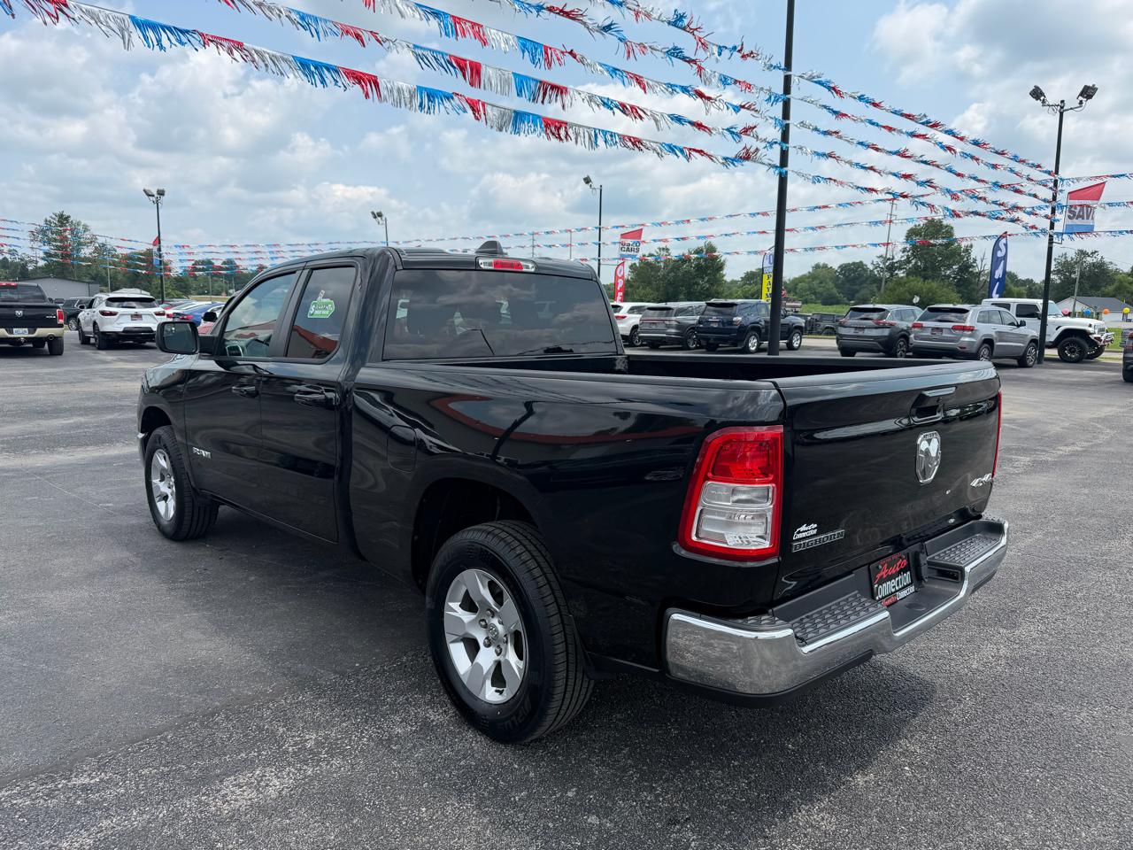 RAM 1500 Big Horn 4x4 Quad Cab 6'4" Box 2021
